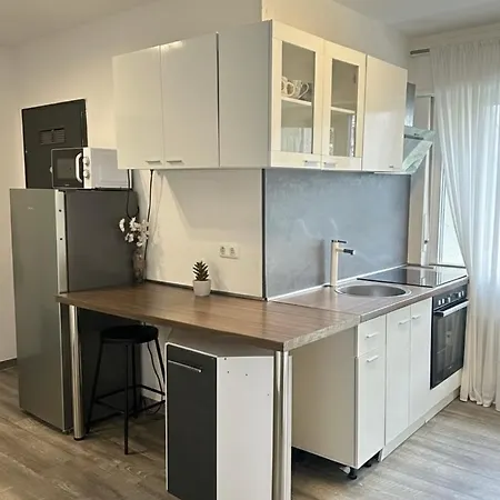 Апартаменты 4-room Near Frankfurt *